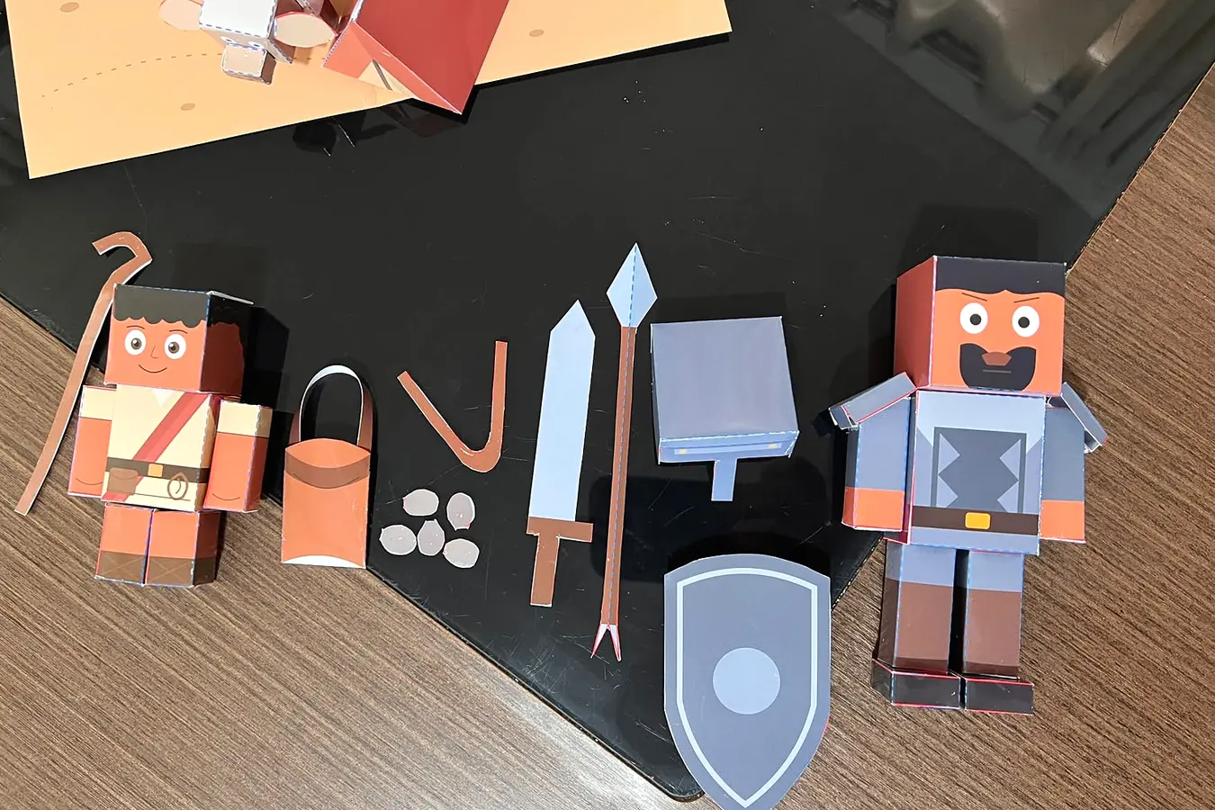 David, Goliat y accesorios del kit real